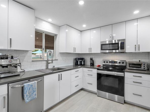 12661 SW 222nd Ter, Miami FL 33170
