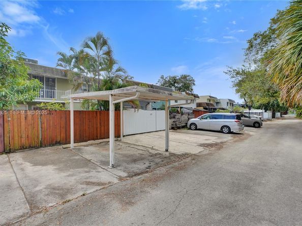 Undisclosed Address #A11924625, North Miami FL 33181