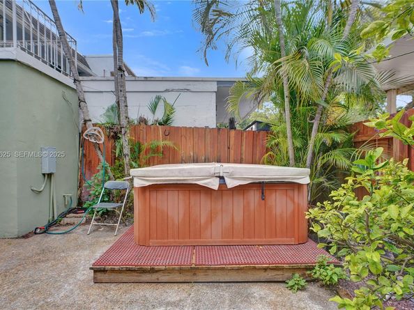 Undisclosed Address #A11924625, North Miami FL 33181