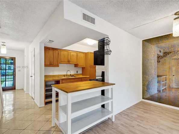 Undisclosed Address #A11924625, North Miami FL 33181