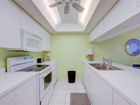 174 Waterside Dr 174, Hypoluxo FL 33462