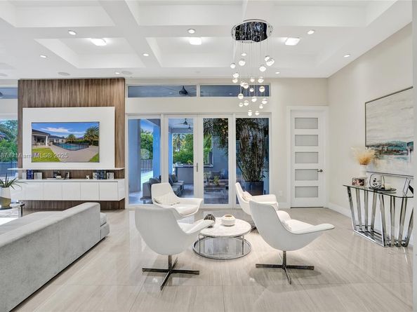411 NW 125th Ave, Miami FL 33182