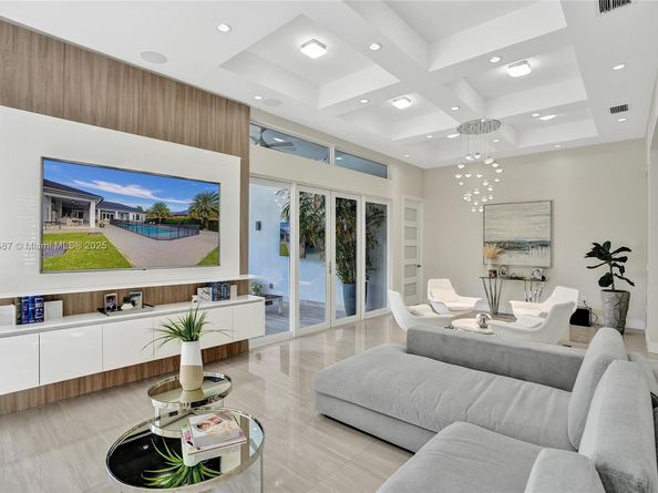 411 NW 125th Ave, Miami FL 33182