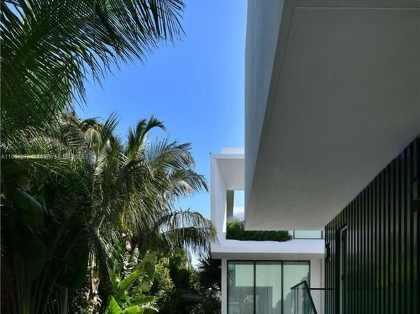 375 N Hibiscus Dr, Miami Beach FL 33139