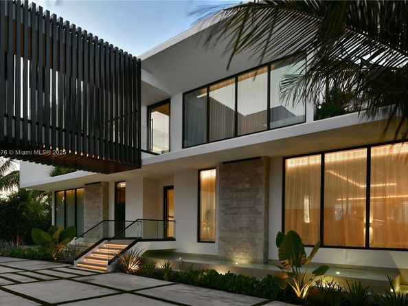 375 N Hibiscus Dr, Miami Beach FL 33139