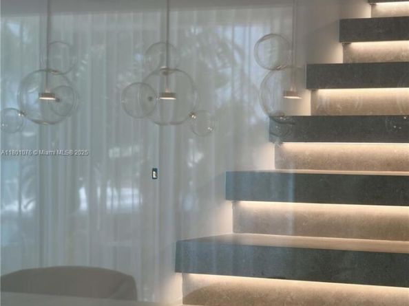375 N Hibiscus Dr, Miami Beach FL 33139