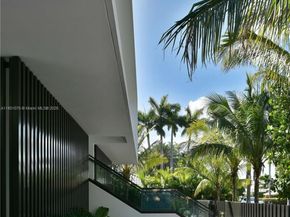375 N Hibiscus Dr, Miami Beach FL 33139