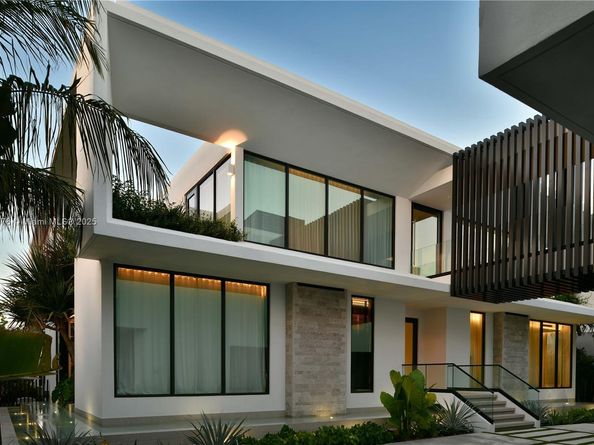375 N Hibiscus Dr, Miami Beach FL 33139