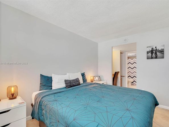 465 Ocean Dr 804, Miami Beach FL 33139