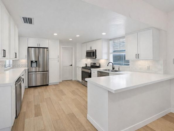 19830 SW 92nd Ave, Cutler Bay FL 33157