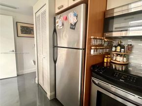 7744 Collins Ave 17, Miami Beach FL 33141