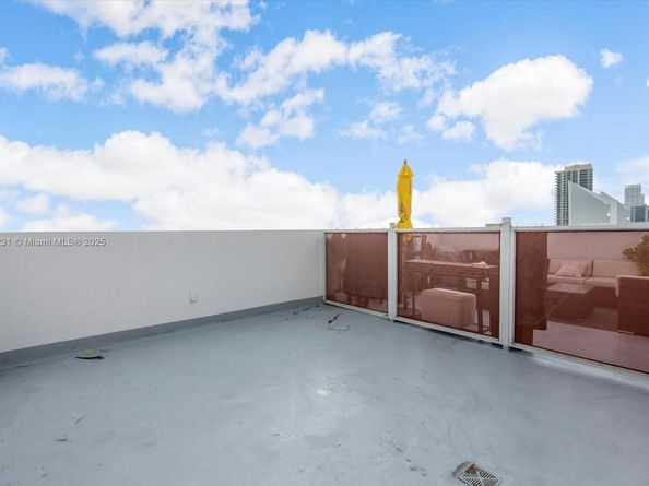 7744 Collins Ave 17, Miami Beach FL 33141