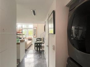 7744 Collins Ave 17, Miami Beach FL 33141