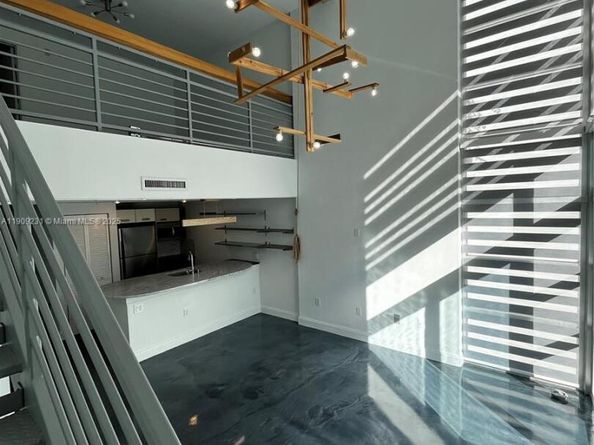 7744 Collins Ave 17, Miami Beach FL 33141