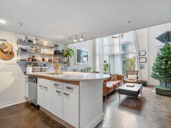 7744 Collins Ave 17, Miami Beach FL 33141