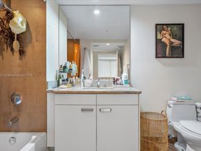 7744 Collins Ave 17, Miami Beach FL 33141