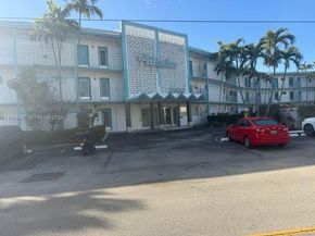 2500 Diana Dr 107, Hallandale Beach FL 33009