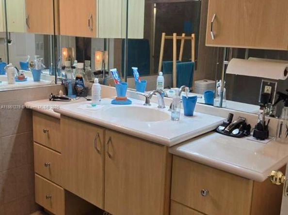 3558 Magellan Cir 132, Aventura FL 33180