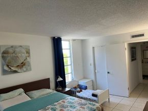9682 Fontainebleau Blvd 401, Miami FL 33172