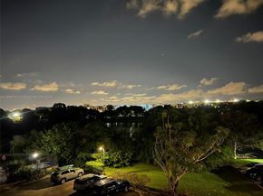9682 Fontainebleau Blvd 401, Miami FL 33172