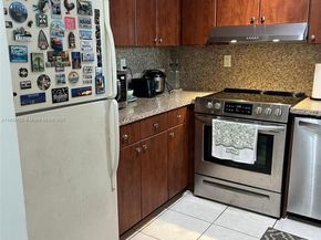 9682 Fontainebleau Blvd 401, Miami FL 33172