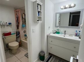 9682 Fontainebleau Blvd 401, Miami FL 33172