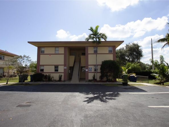 825 SW 10th St, Hallandale Beach FL 33009