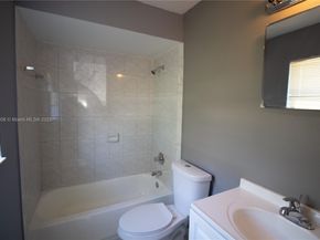 825 SW 10th St, Hallandale Beach FL 33009