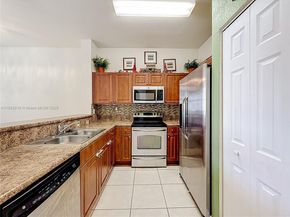 2935 SE 1st Dr 21, Homestead FL 33033