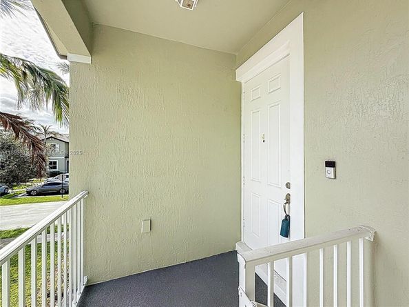 2935 SE 1st Dr 21, Homestead FL 33033
