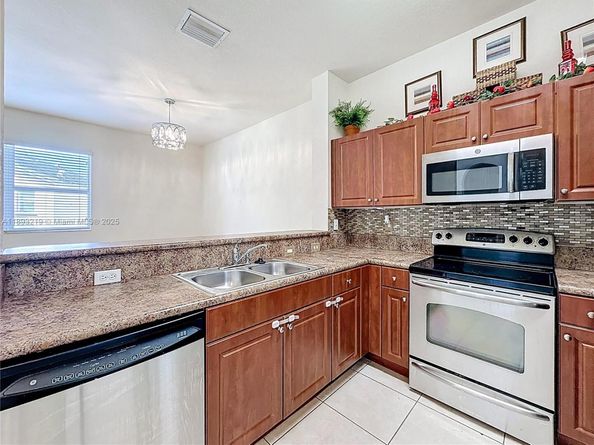 2935 SE 1st Dr 21, Homestead FL 33033