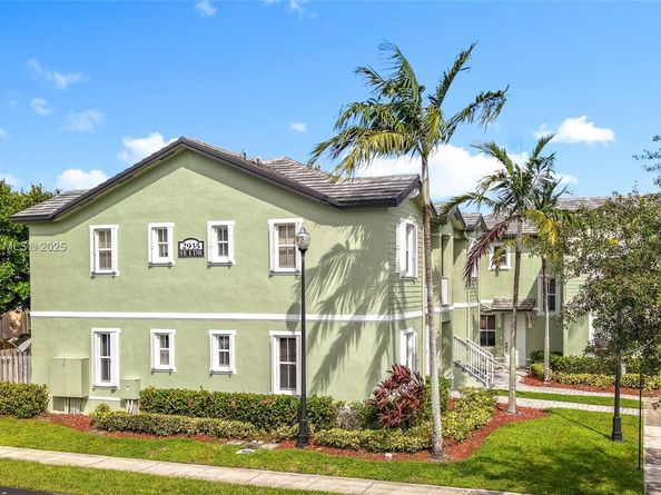 2935 SE 1st Dr 21, Homestead FL 33033