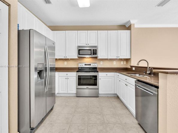 1915 NW 79th Ter, Pembroke Pines FL 33024