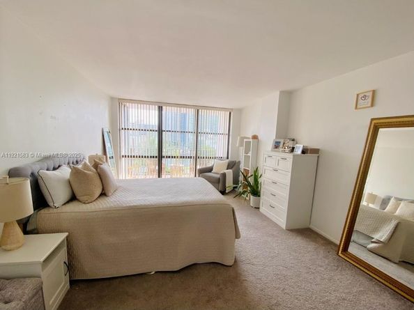 800 Parkview Dr 726, Hallandale Beach FL 33009