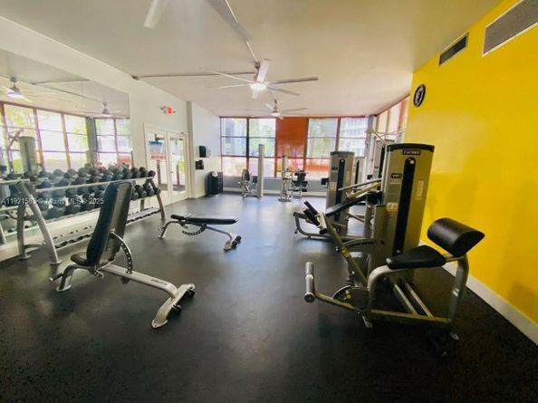 800 Parkview Dr 726, Hallandale Beach FL 33009