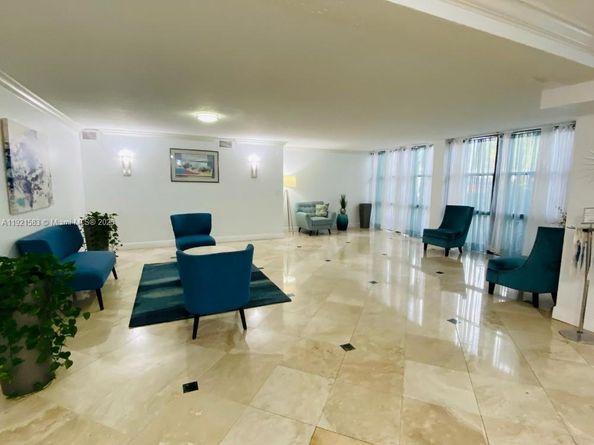 800 Parkview Dr 726, Hallandale Beach FL 33009