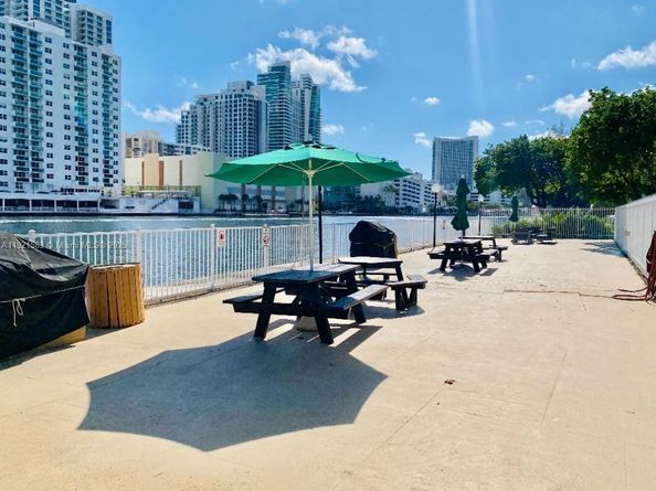 800 Parkview Dr 726, Hallandale Beach FL 33009