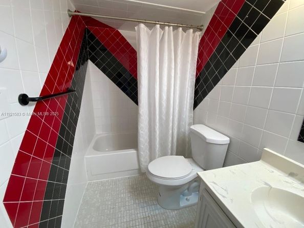 800 Parkview Dr 726, Hallandale Beach FL 33009