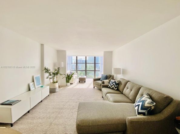 800 Parkview Dr 726, Hallandale Beach FL 33009