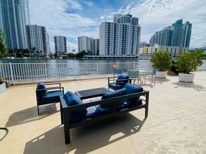 800 Parkview Dr 726, Hallandale Beach FL 33009