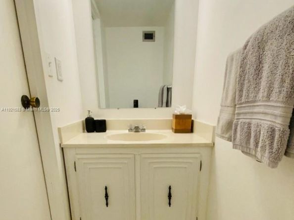 800 Parkview Dr 726, Hallandale Beach FL 33009