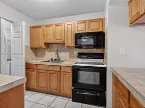 20731 NE 4th Pl 104, Miami FL 33179