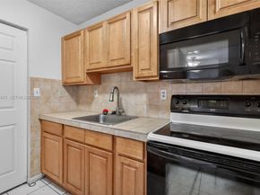 20731 NE 4th Pl 104, Miami FL 33179