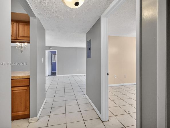 20731 NE 4th Pl 104, Miami FL 33179