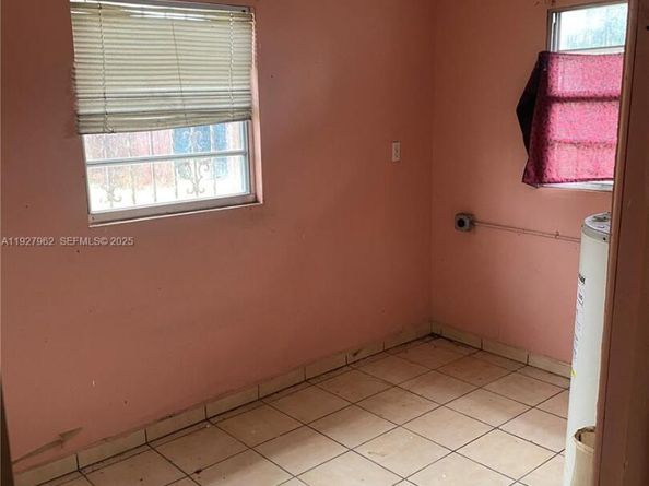 Undisclosed Address #A11927962, Miami FL 33147