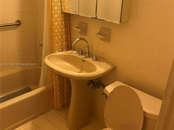 Undisclosed Address #A11927962, Miami FL 33147