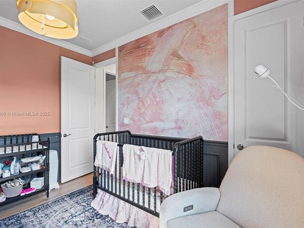 2434 Primrose Pl, Oakland Park FL 33309