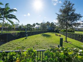 2434 Primrose Pl, Oakland Park FL 33309