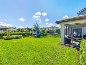 2434 Primrose Pl, Oakland Park FL 33309