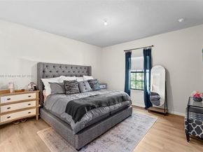 2434 Primrose Pl, Oakland Park FL 33309